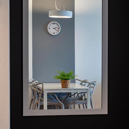Апартаменти Cztery Oceany, Apartament Blisko Plazy, Grey Гданськ Екстер'єр фото
